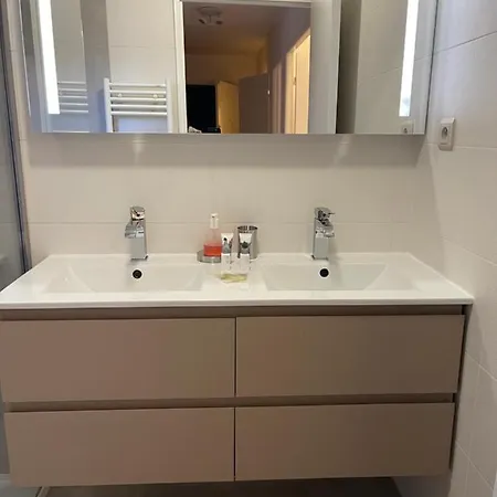 Domaine D'ahmosis, Modern 2 Bedrooms Refurbished Apartment, F3 Moderne Fraichement Rénové Apartamento Le Cannet