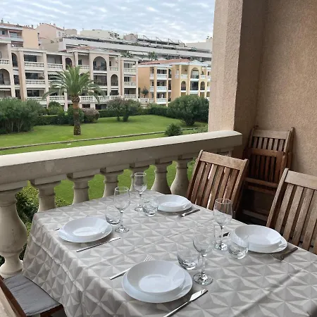 Apartamento Domaine D'ahmosis, Modern 2 Bedrooms Refurbished Apartment, F3 Moderne Fraichement Rénové *