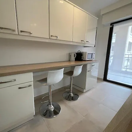 Domaine D'ahmosis, Modern 2 Bedrooms Refurbished Apartment, F3 Moderne Fraichement Renove Le Cannet